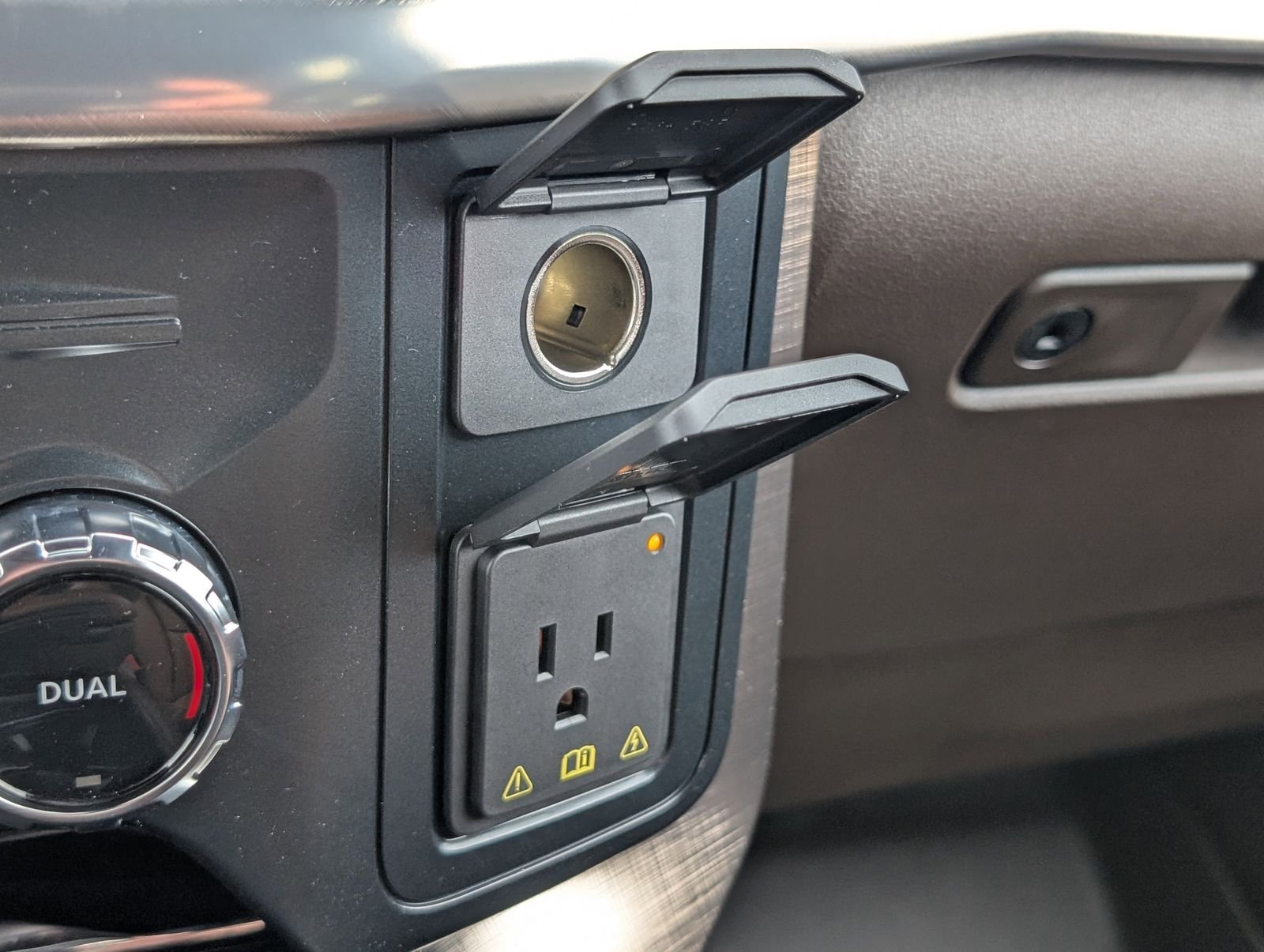 New 2026 Agate Black Metallic Ford King Ranch image 23