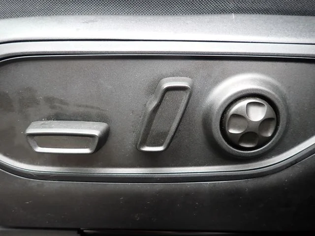 Used 2023 White Jeep Limited image 19