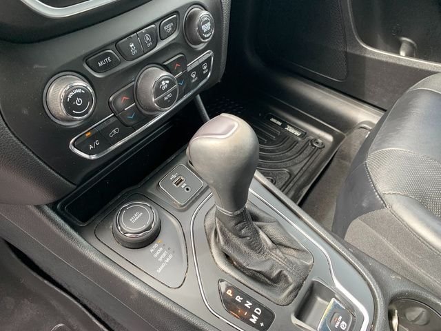 Used 2021 Green Jeep Latitude Lux image 22