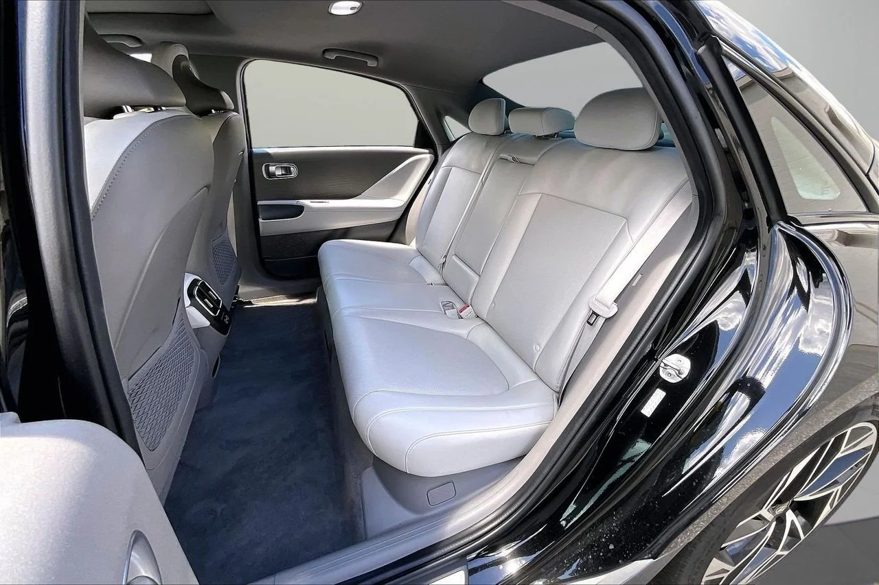 Used 2024 Black Hyundai Limited image 23