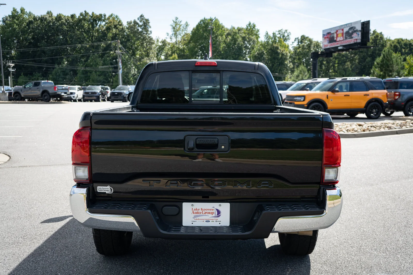 Used 2022 Black Toyota SR5 image 8