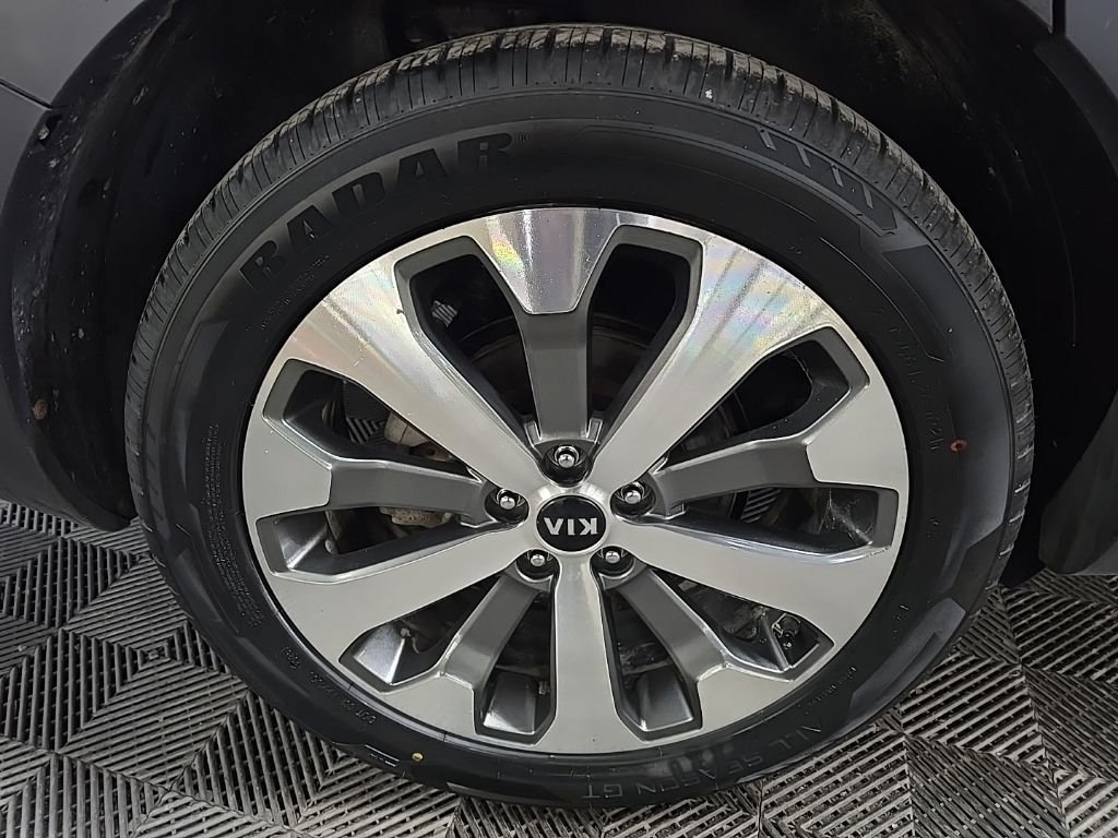 Used 2020 Silver Kia S image 14
