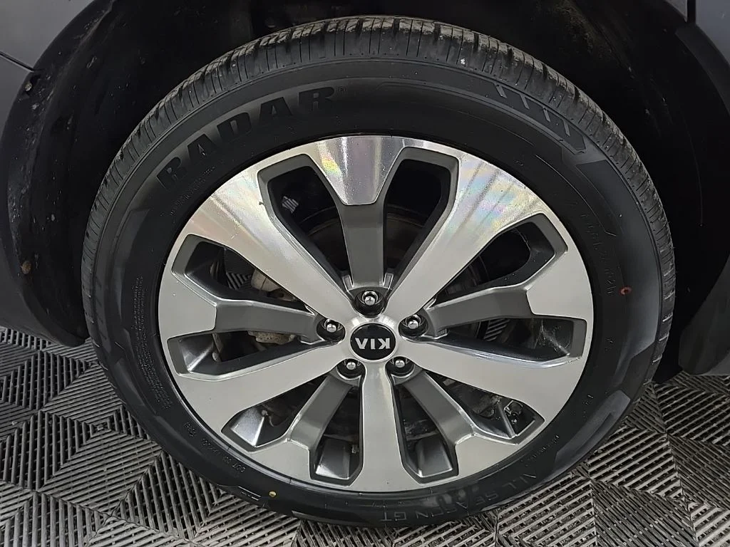 Used 2020 Silver Kia S image 14