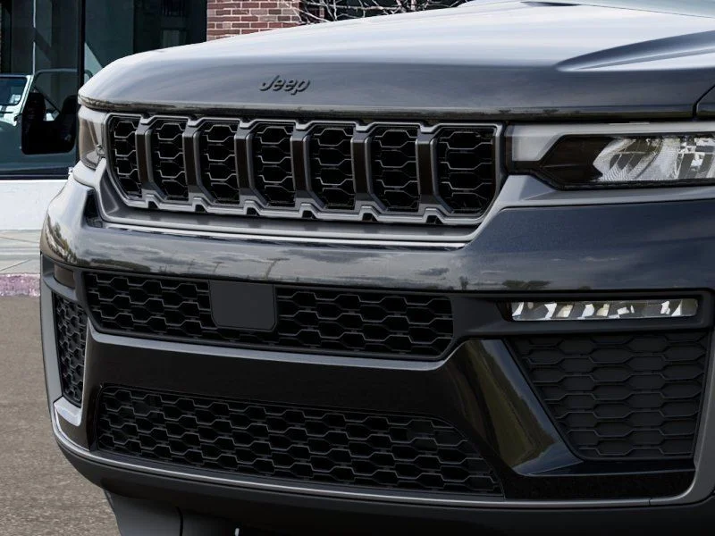 New 2026 Diamond Black Crystal Pearl-Coat Exterior Paint Jeep Limited image 11