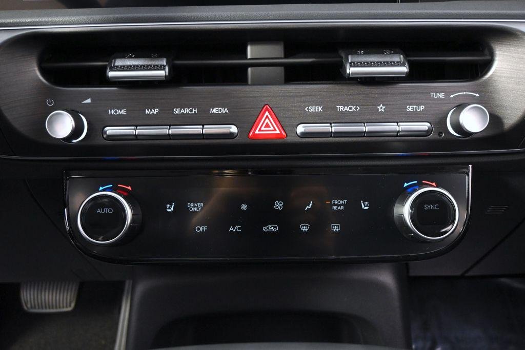 New 2026 White Pearl Hyundai SEL 7P image 31