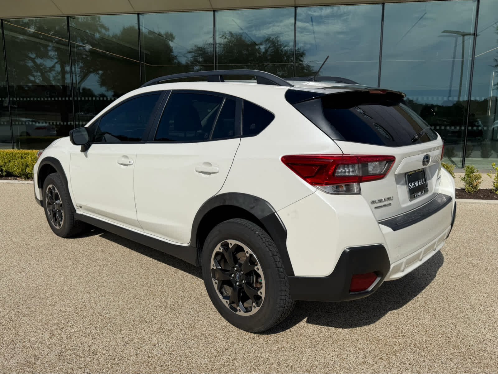 Used 2021 Crystal White Pearl Subaru  image 7