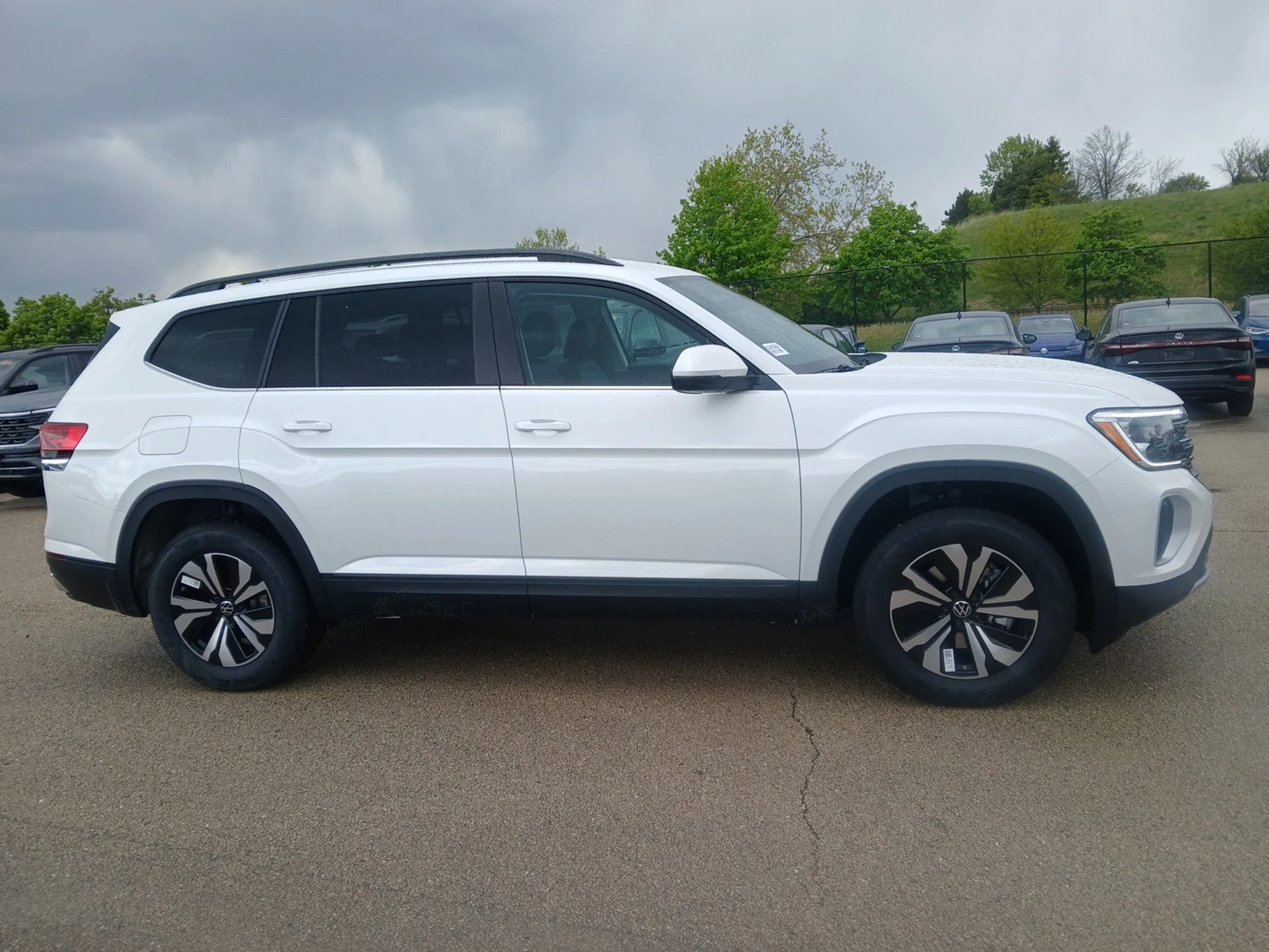 New 2026 Opal White Pearl Volkswagen 2.0T SE image 3