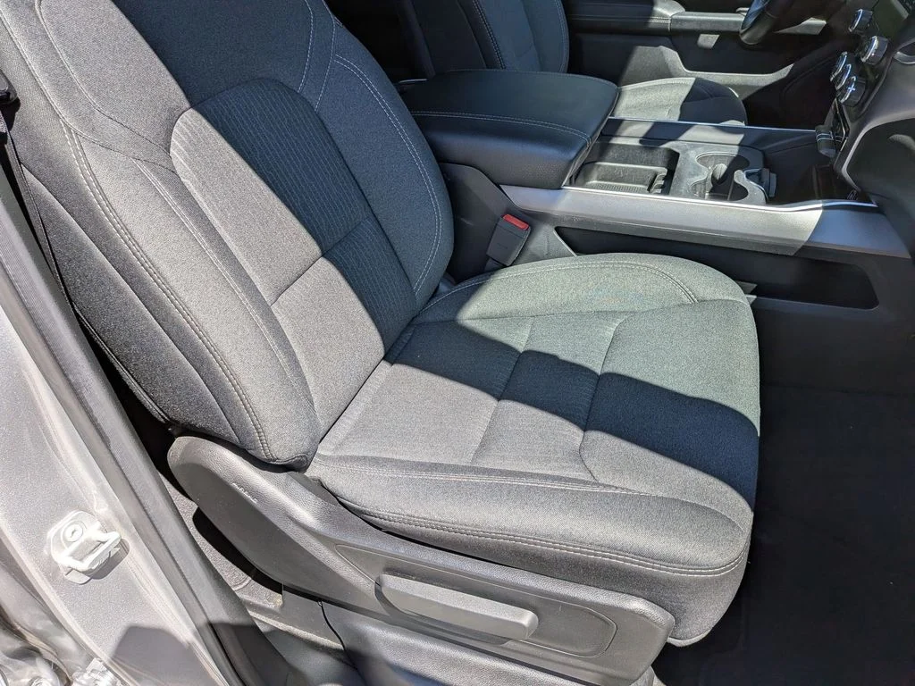 Used 2019 Silver Ram Big Horn/Lone Star image 27