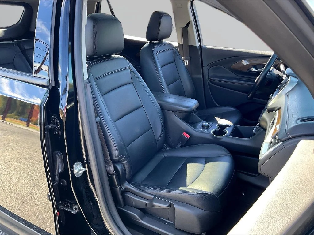 Used 2020 Ebony Twilight Metallic GMC SLE image 29