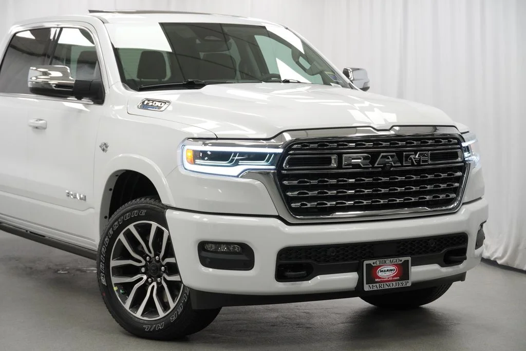 New 2027 Bright White Clear-Coat Exterior Paint RAM Limited image 3