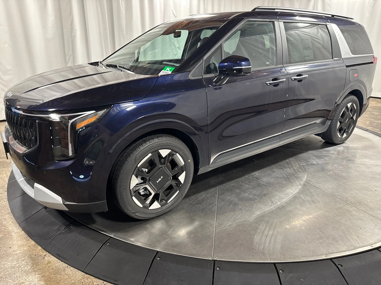 2026 Kia Sedona EX's photo