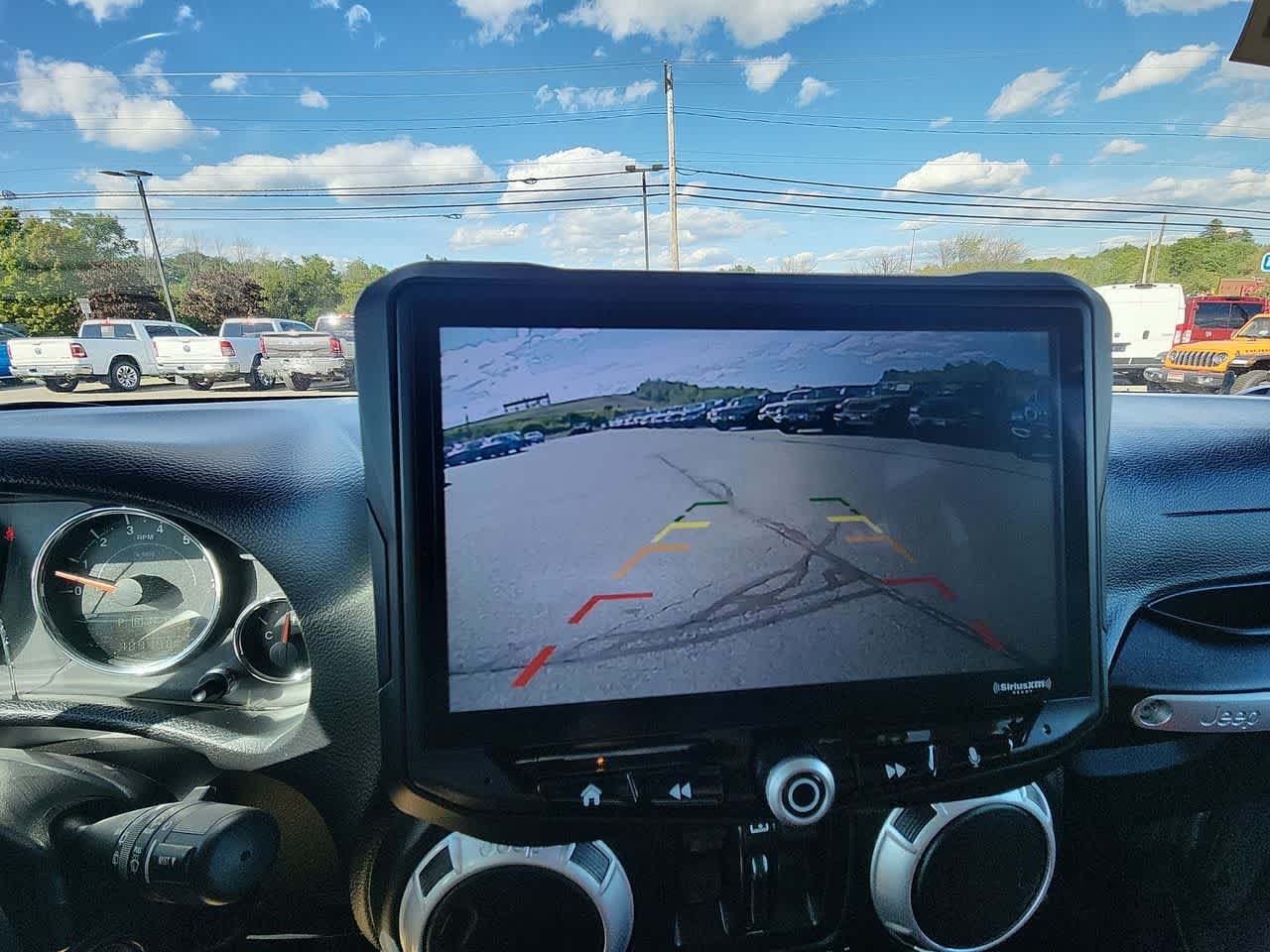 Used 2016 Silver Jeep Sahara image 21
