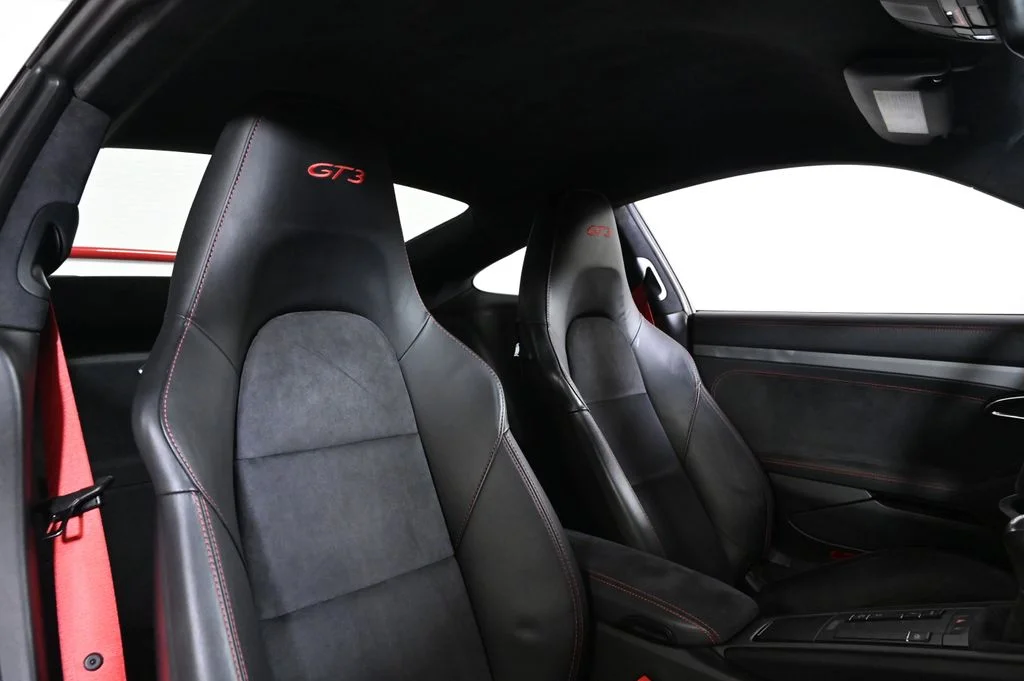 Used 2018 Guards Red Porsche GT3 image 18
