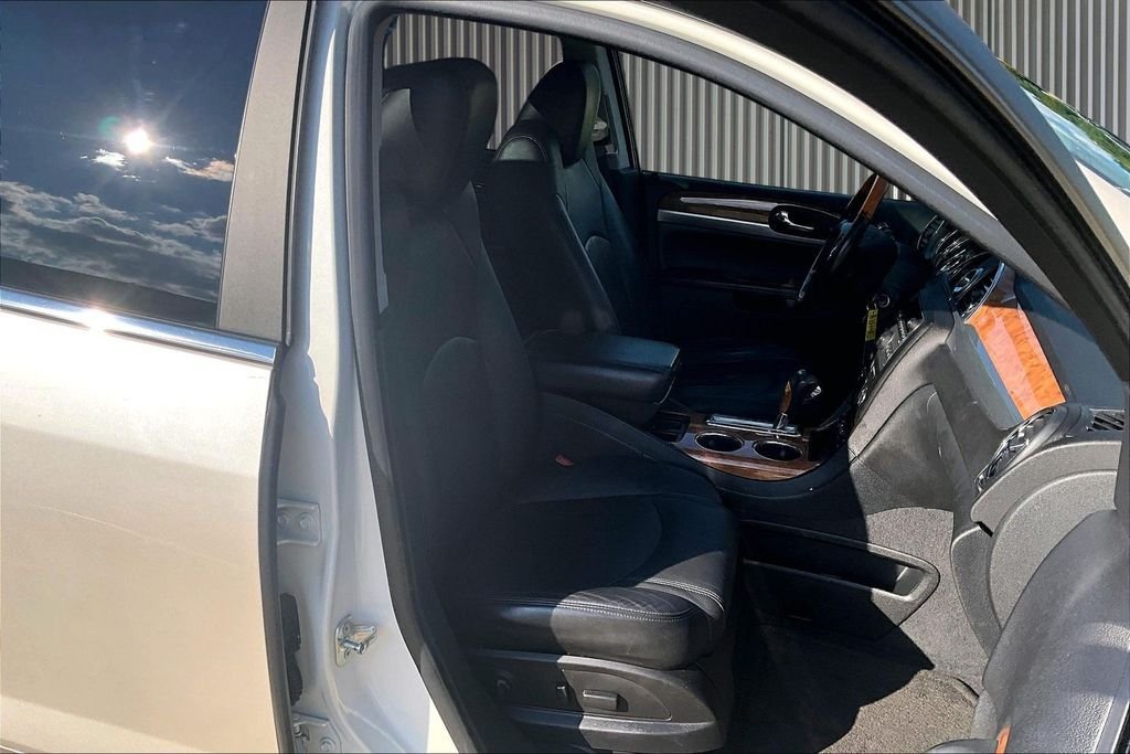 Used 2011 White Buick CXL image 8