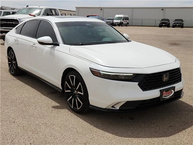 Used 2024 White Honda Touring image 6