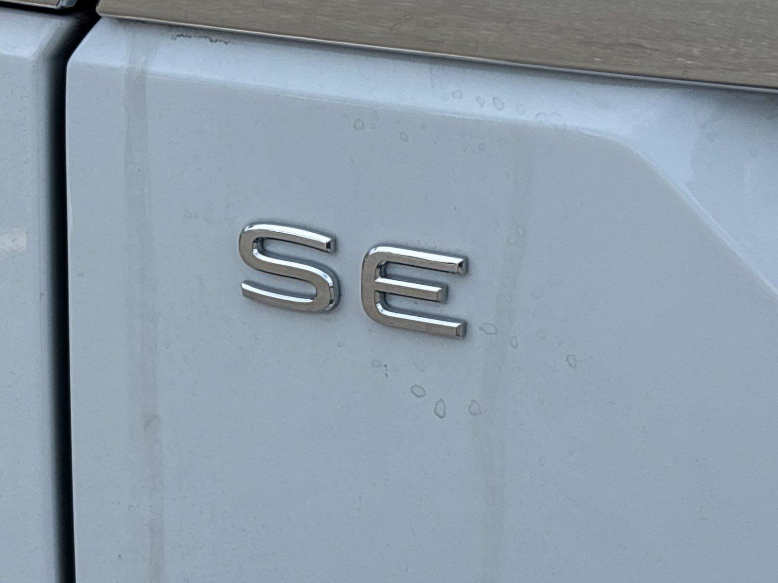 2025 Volkswagen Atlas SE w/Tech - Photo 11