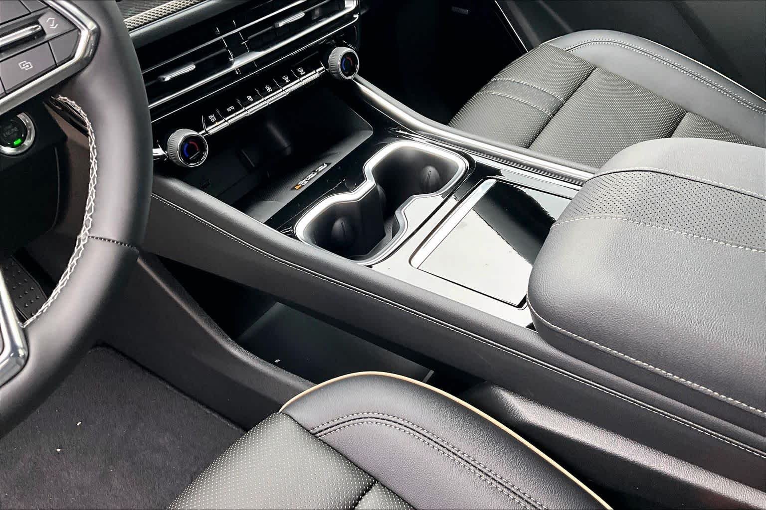 2026 Chevrolet Traverse High Country - Photo 8