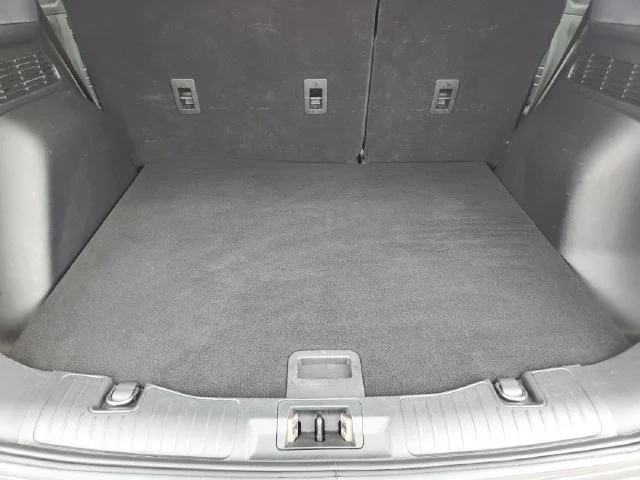 Used 2022 Oxford White Ford SEL image 33