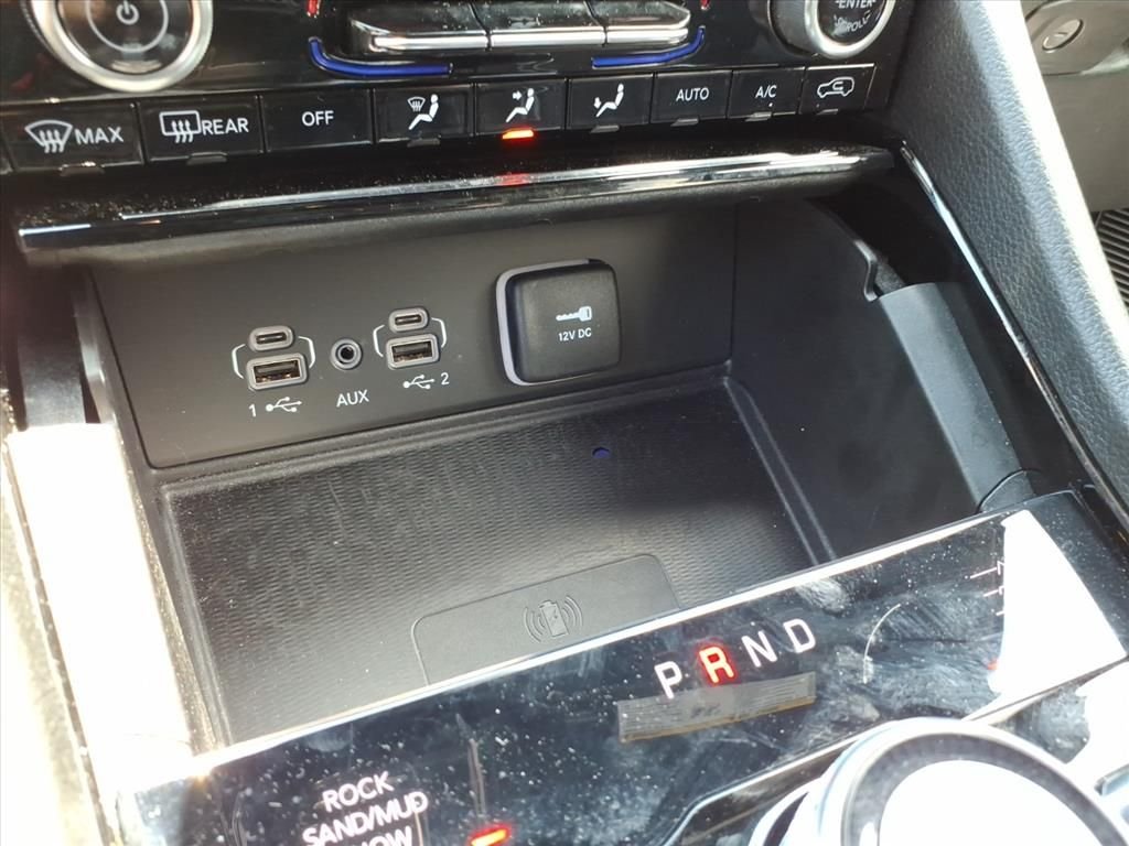 Used 2023 Red Jeep Overland 4xe image 27