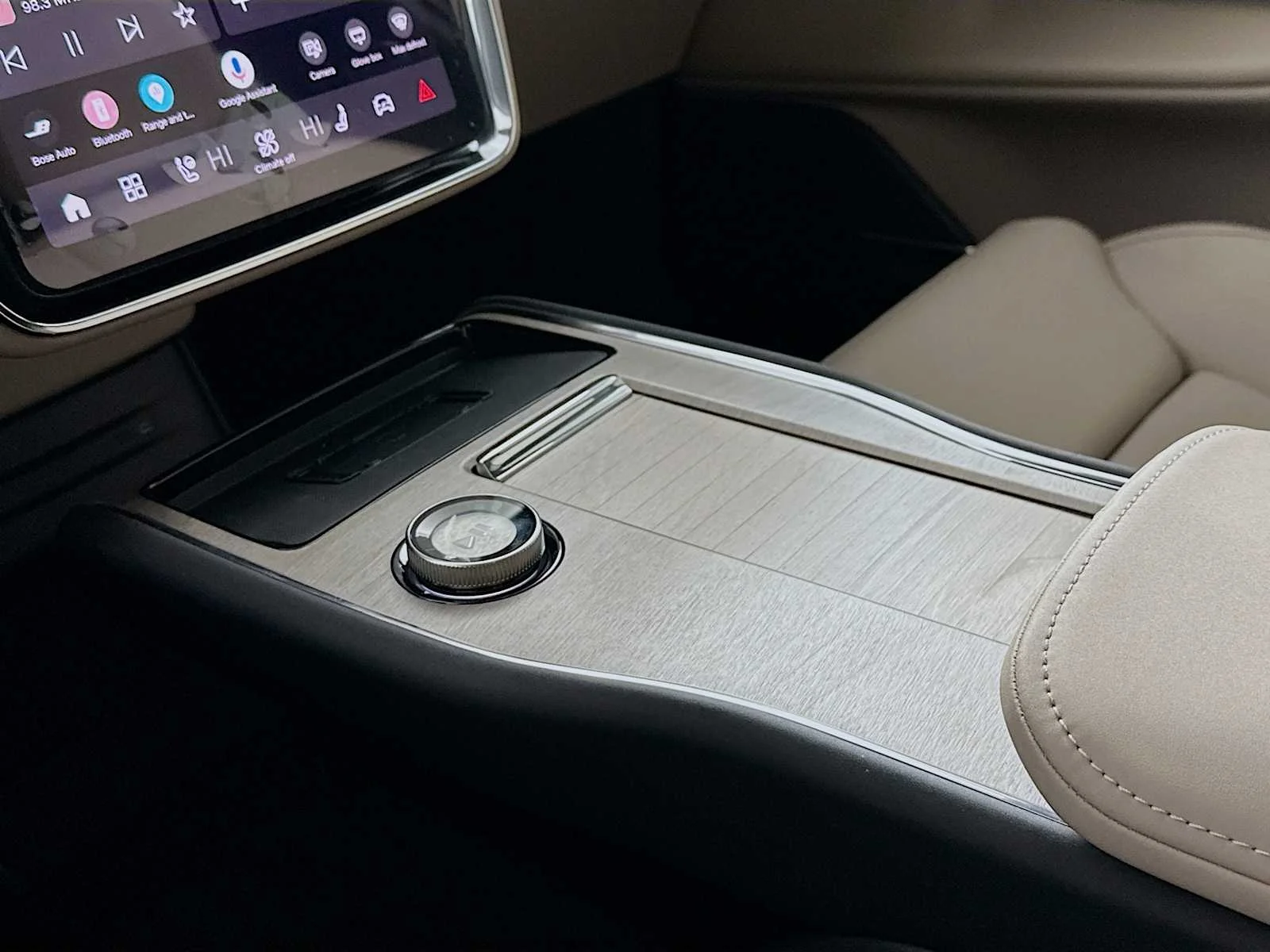 New 2026 Aurora Silver Volvo Plus image 15