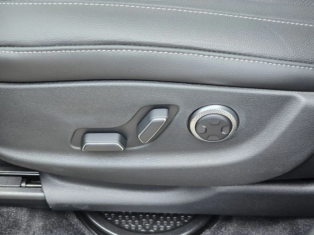 New 2027  Genesis 2.5T Select image 18