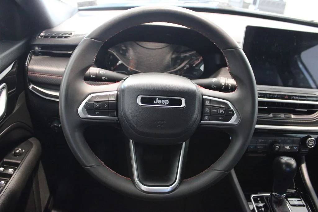 Used 2024 Silver Jeep Trailhawk image 25