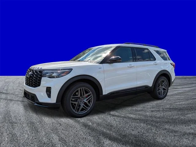 New 2026 Star White Metallic Tri-Coat Ford ST-Line image 8