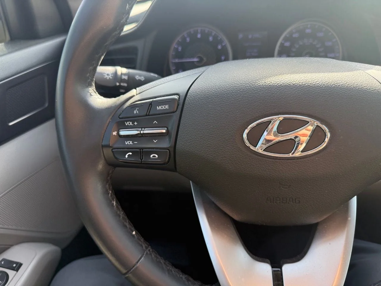 Used 2020 Lakeside Blue Hyundai Value Edition image 18