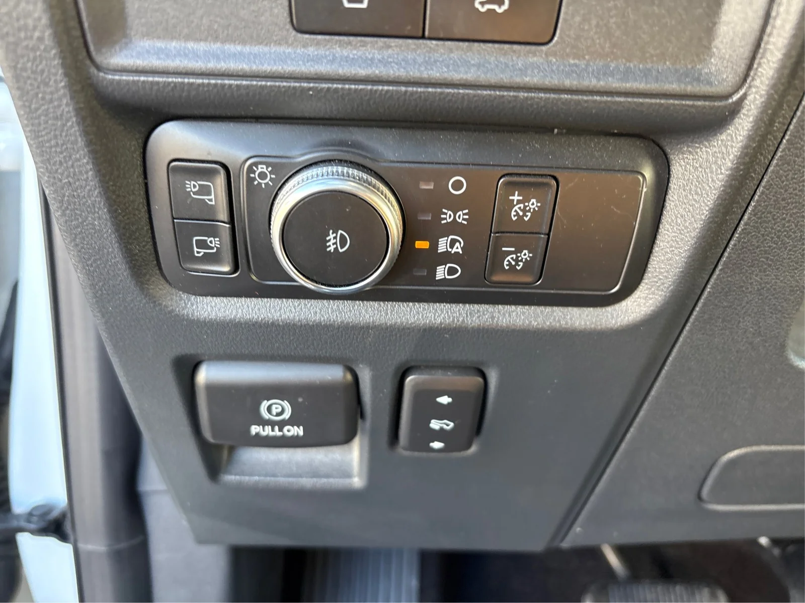 Used 2022 White Ford Platinum image 17