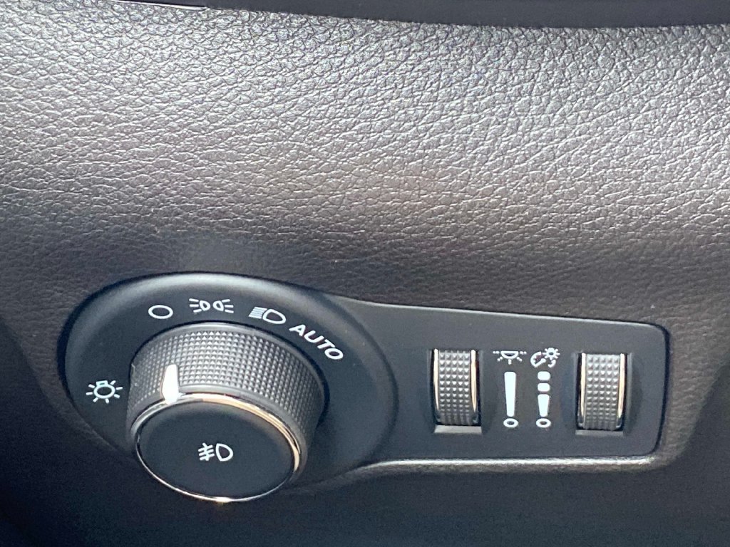 Used 2023 White Jeep Limited image 24