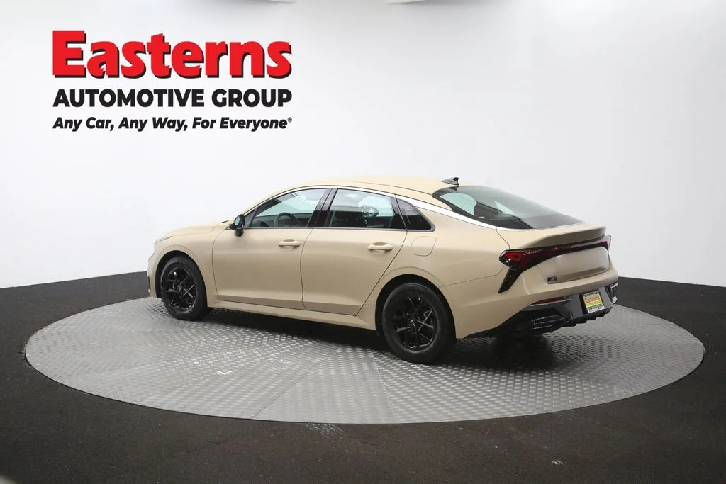 Used 2025 Red Kia LXS image 66