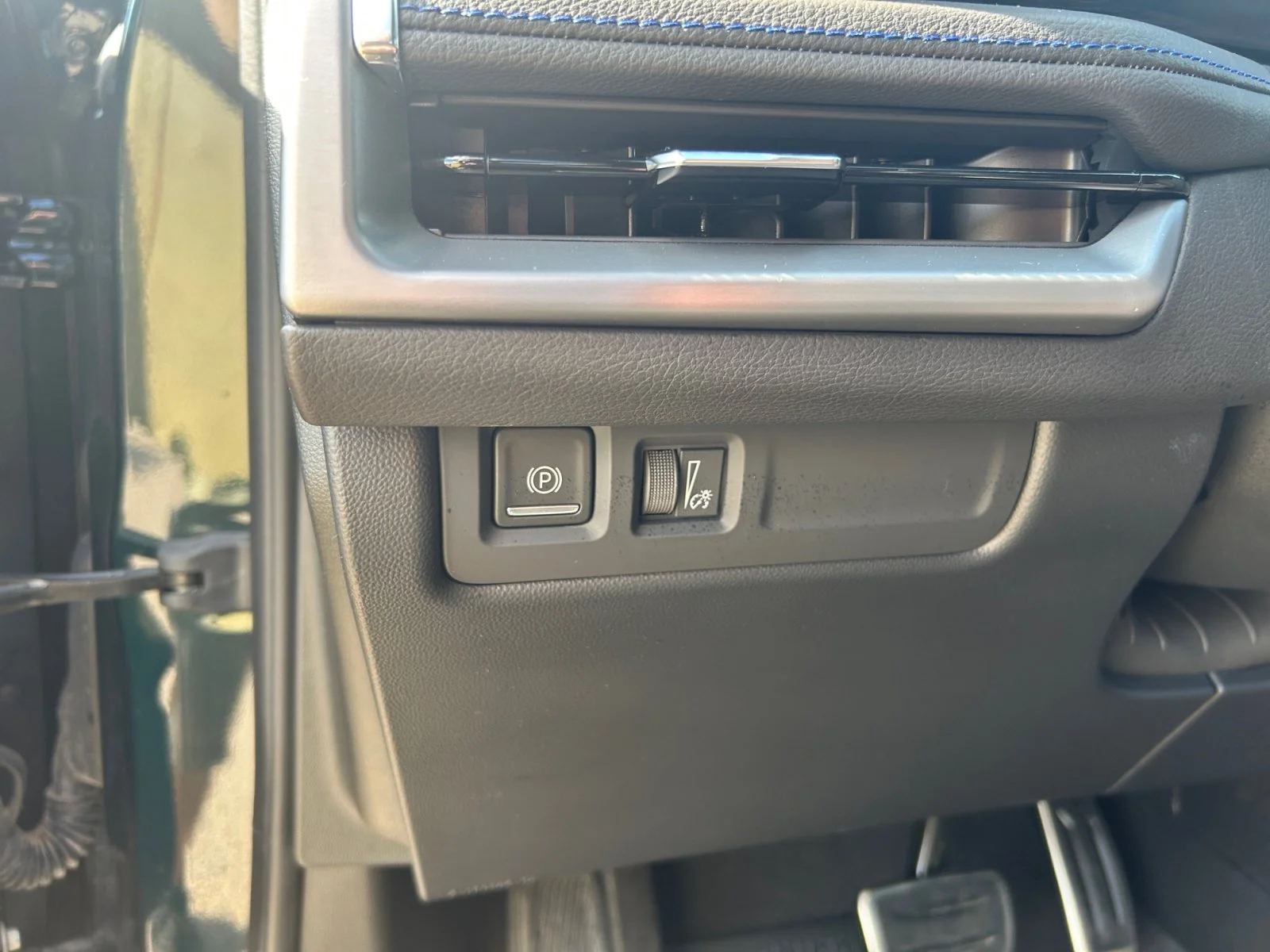 Used 2025 EMERALD LAKE GREEN Cadillac AWD Sport image 16