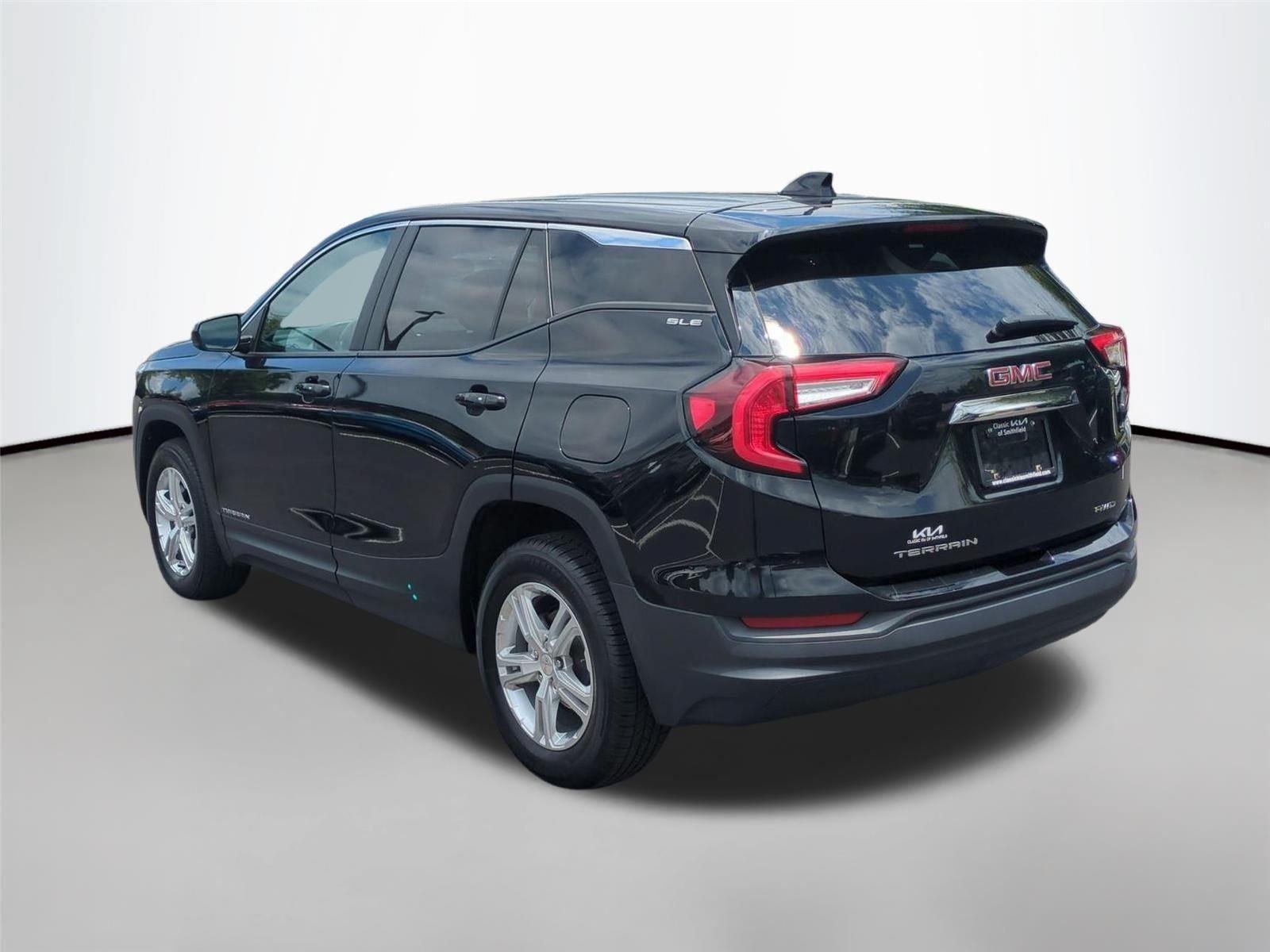 Used 2024 Ebony Twilight Metallic GMC SLE image 3