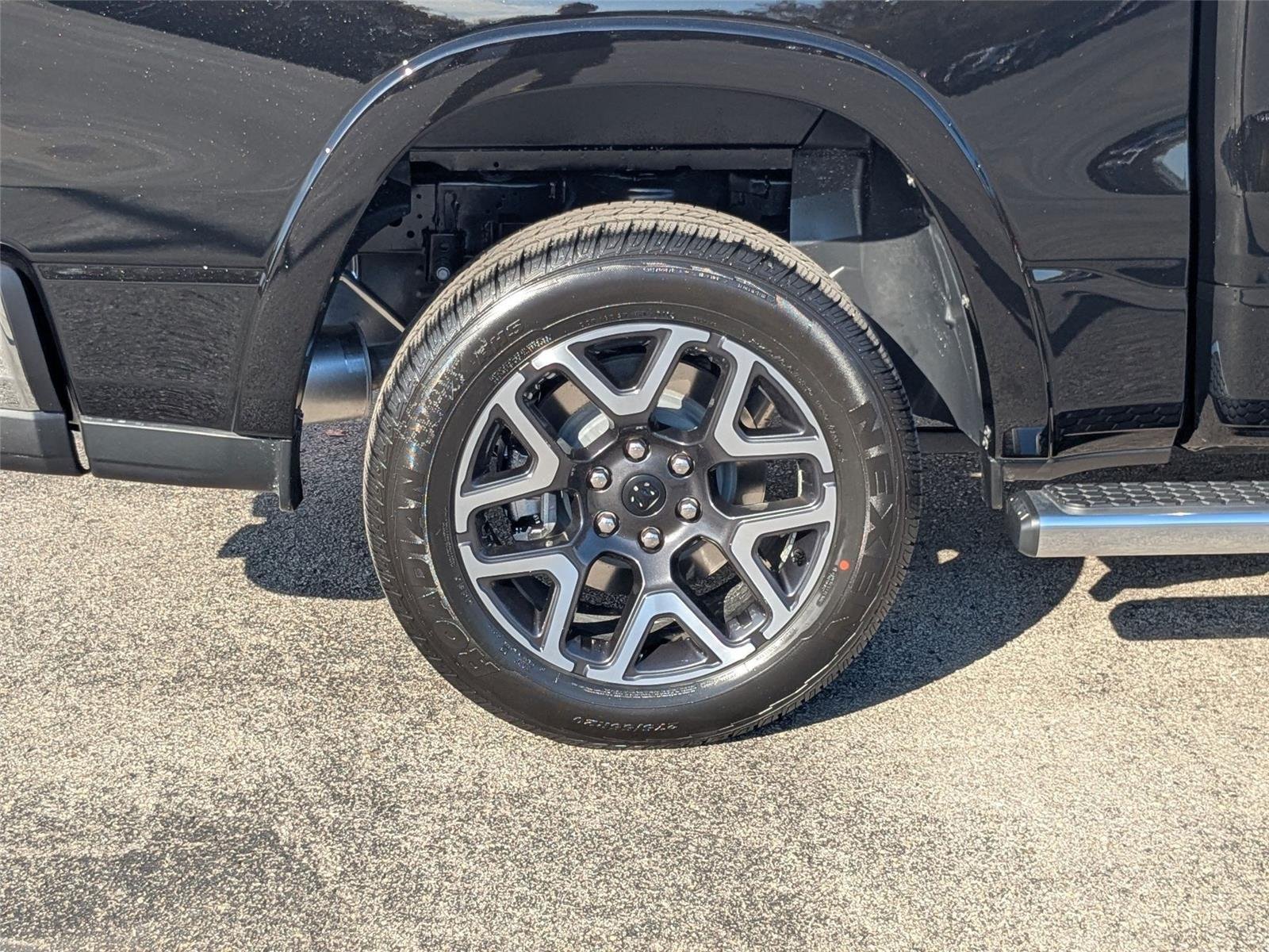 2026 RAM 1500 Laramie - Photo 9