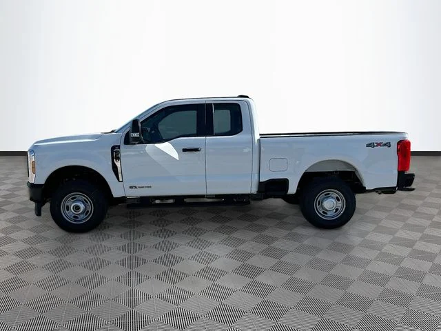 New 2026 Oxford White Ford XL image 3