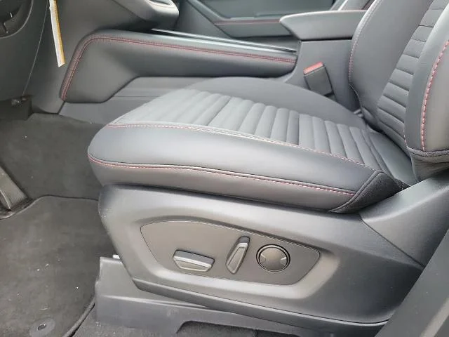 New 2026 Star White Metallic Tri-Coat Ford ST-Line image 13