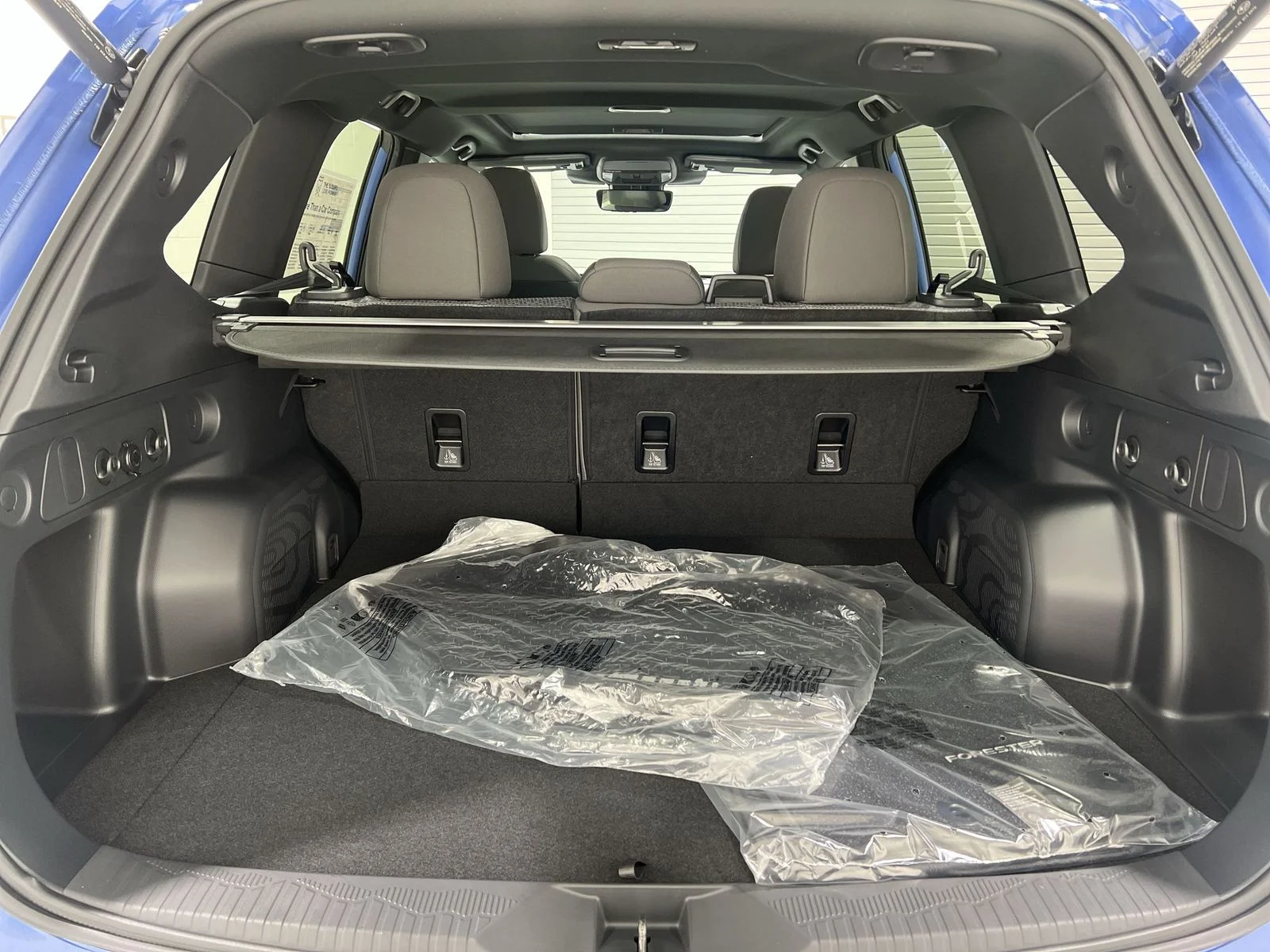 New 2026 DAYBREAK BLUE PEARL Subaru Premium image 23