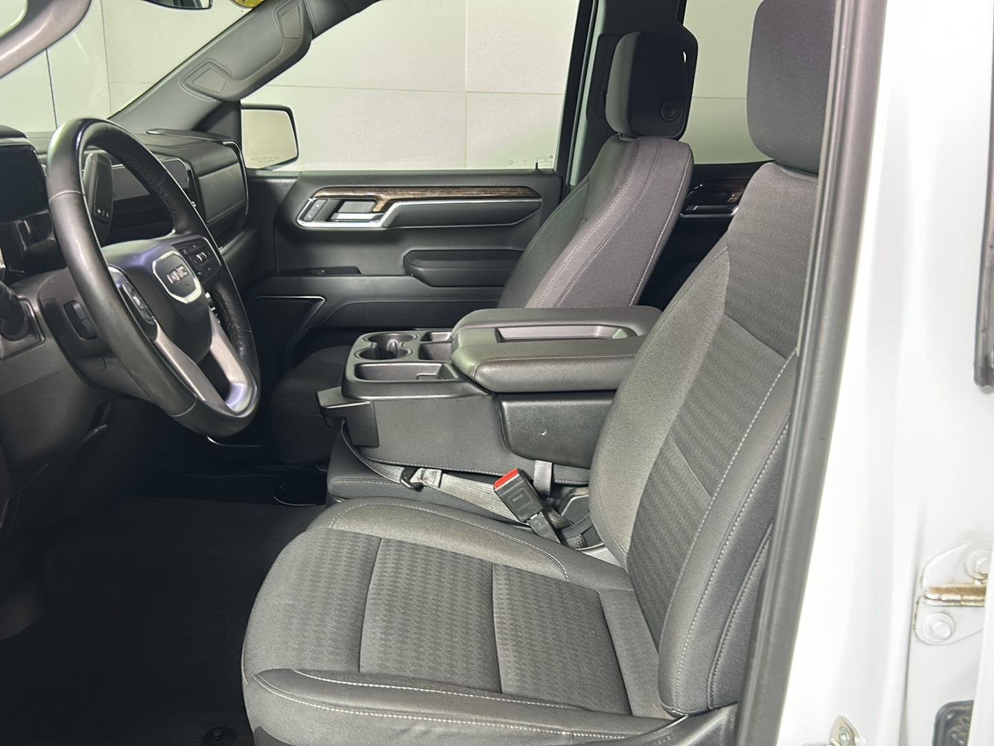 Used 2024 Summit White GMC Elevation image 11