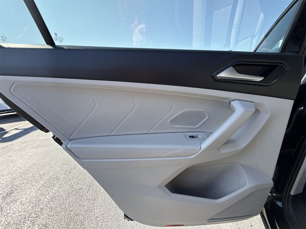2023 VOLKSWAGEN TIGUAN - Image 22