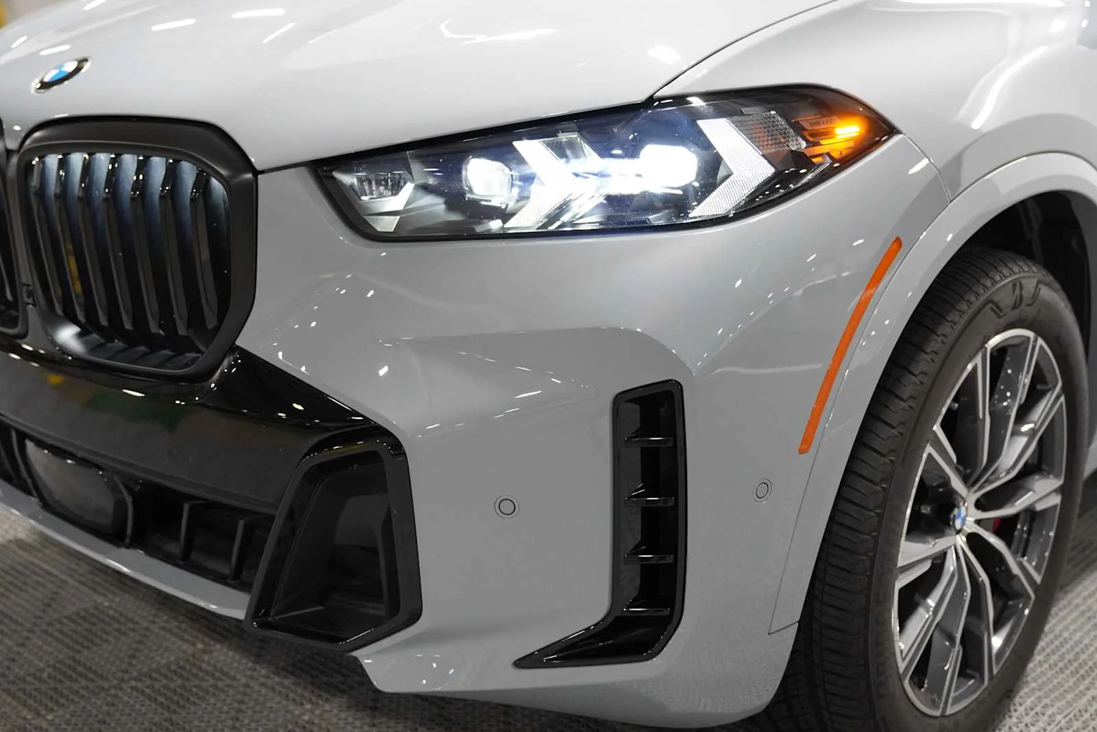 Used 2026 Brooklyn Grey Metallic BMW sDrive40i image 8