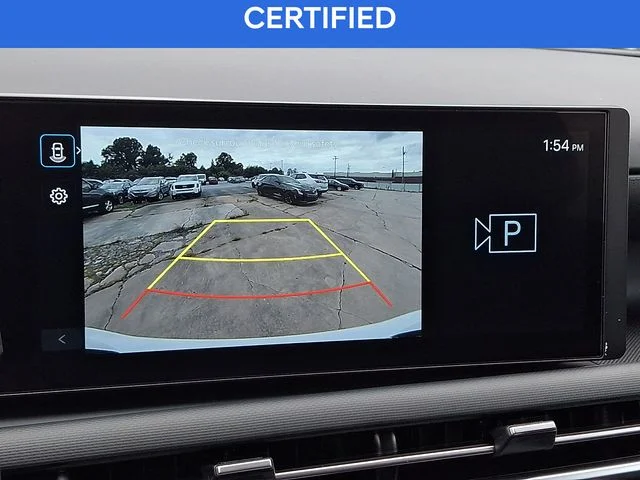 Used 2025 White Hyundai SEL image 24