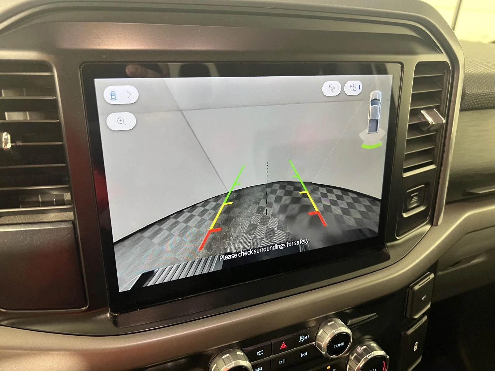 Used 2025 Silver Ford XLT image 5
