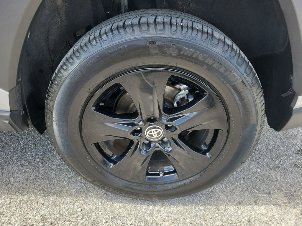 Used 2024 Silver Toyota XLE image 7