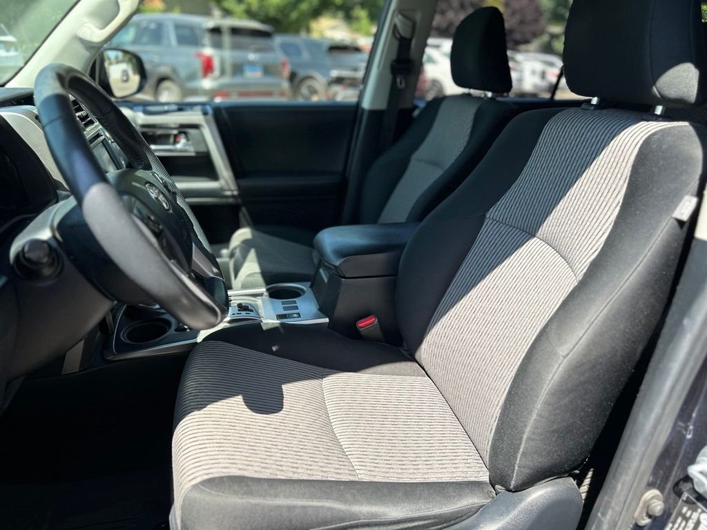 Used 2019 Nautical Blue Metallic Toyota SR5 image 13
