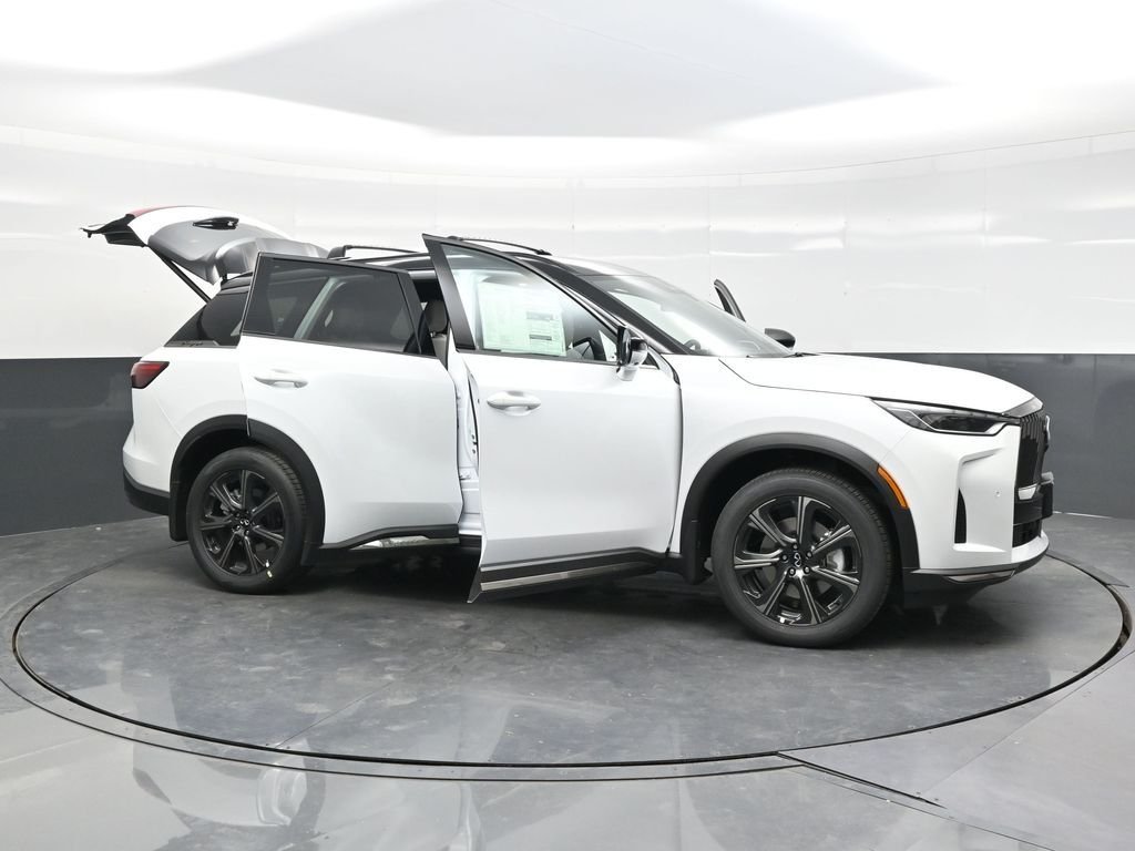 New 2027 2T RAD WHT INFINITI Autograph AWD image 54