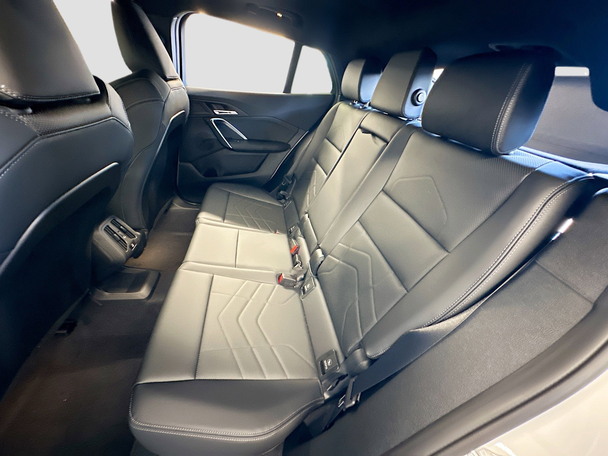 New 2026 Alpine White BMW xDrive28i image 17