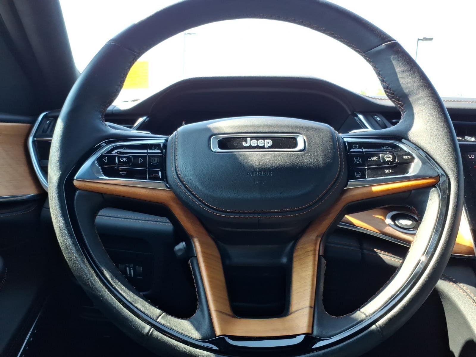 Used 2024 Diamond Black Crystal Pearlcoat Jeep Summit Reserve image 27