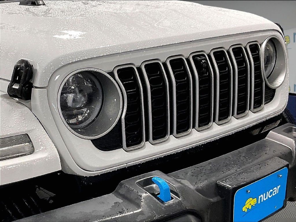 Used 2024 White Jeep Sahara 4xe image 29