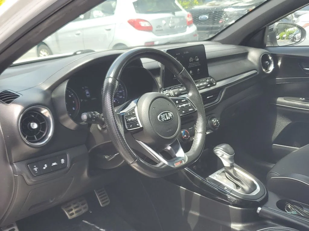 Used 2021 White Kia GT-Line image 23