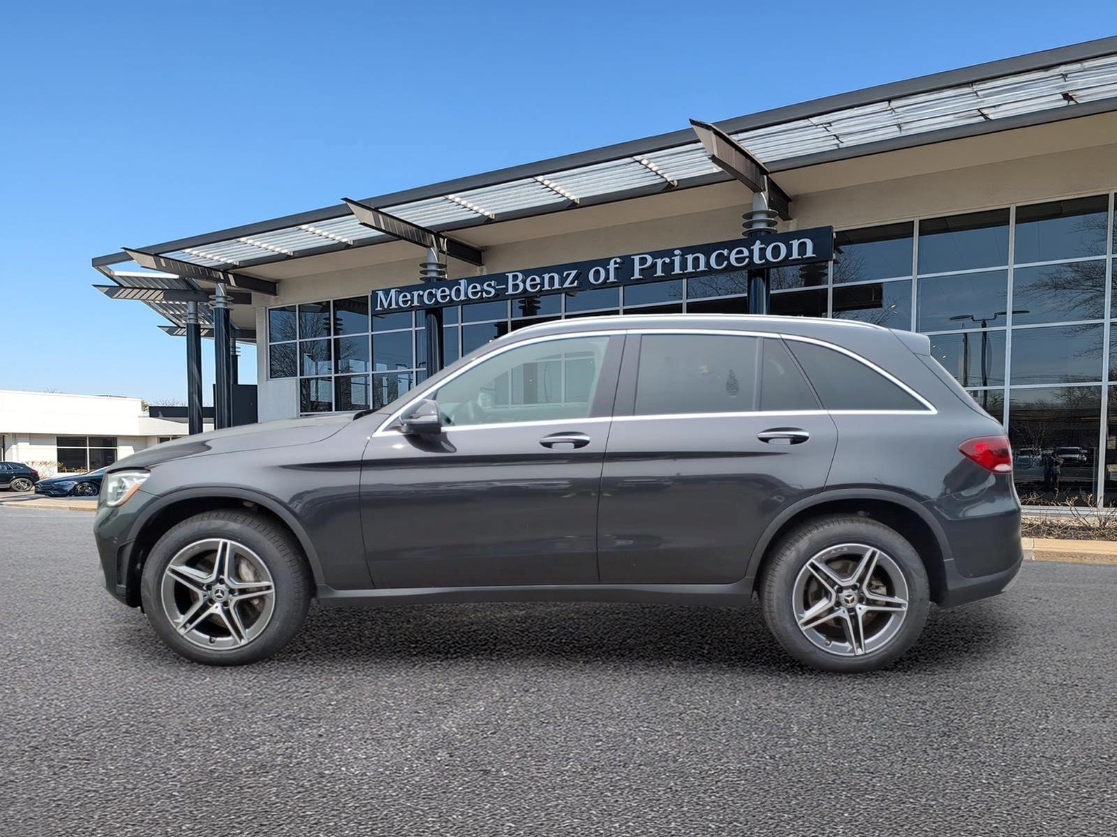 Certified Used 2022 Graphite Grey Metallic Mercedes-Benz GLC 300 4MATIC® SUV image 6